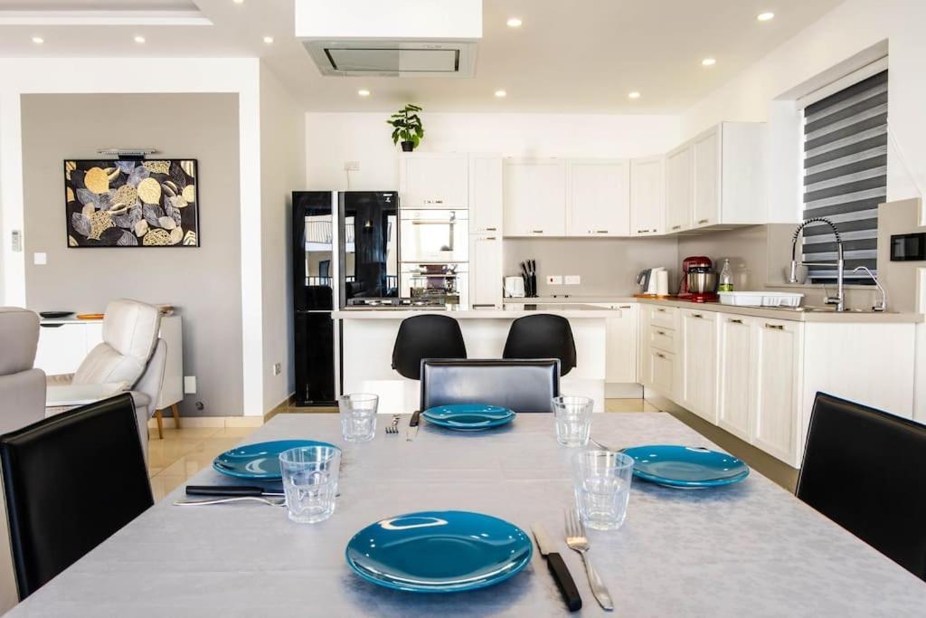 Mellieha, Luxury 3 Bedroom Azure Maisonette מראה חיצוני תמונה